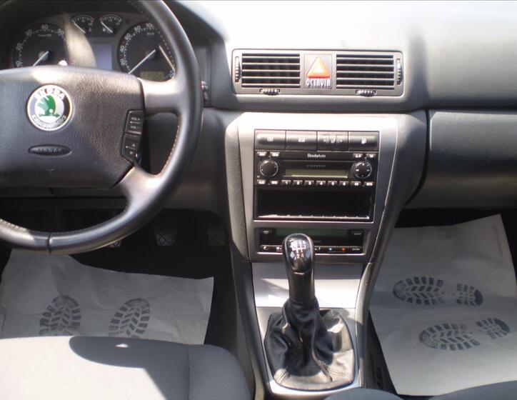 Škoda Octavia 10