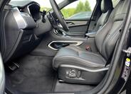 Jaguar F-Pace 9