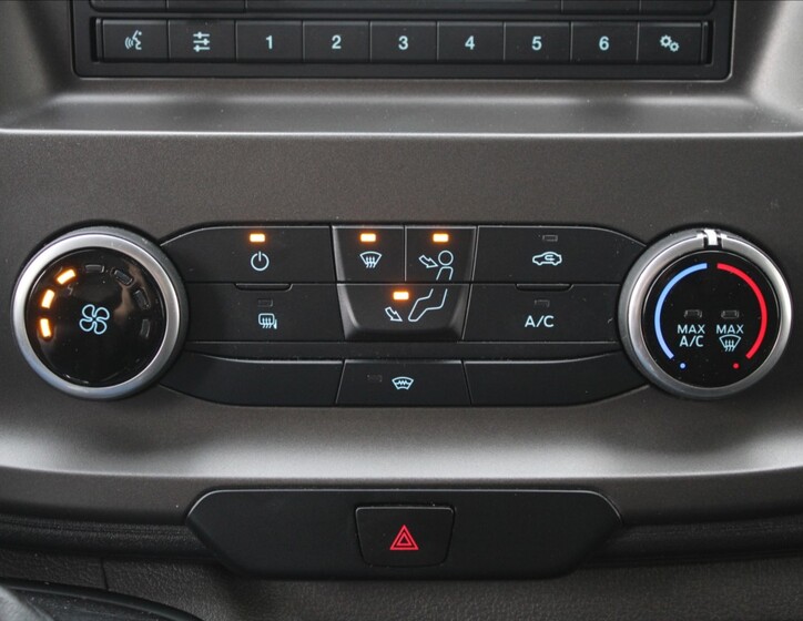 Ford Transit 12