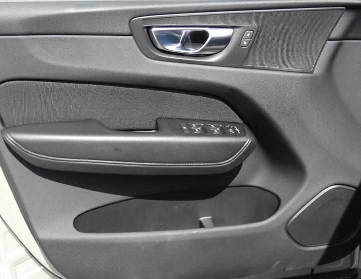 Volvo XC60 8
