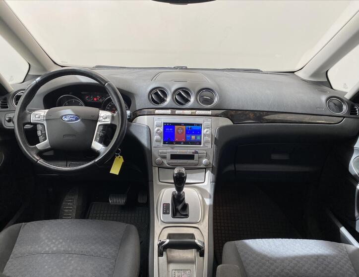 Ford Galaxy 10