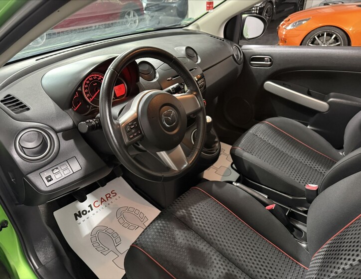 Mazda 2 7