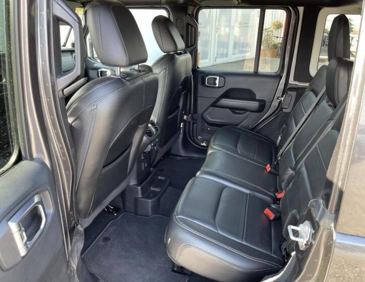 Jeep Wrangler 26
