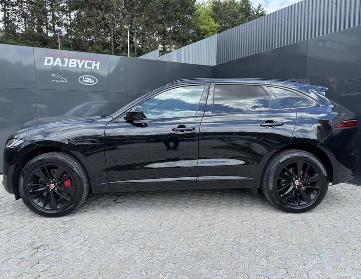Jaguar F-Pace 5