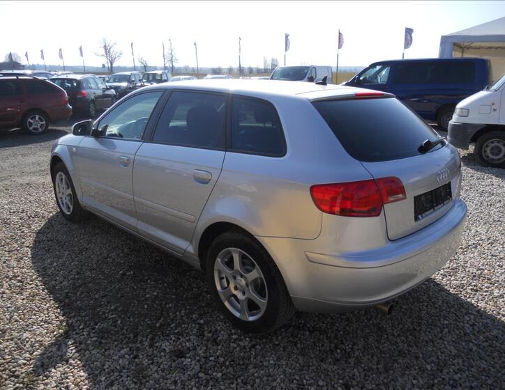 Audi A3 8