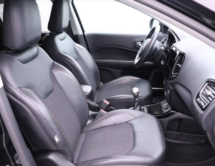 Jeep Compass 13