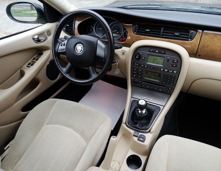 Jaguar X-Type 14