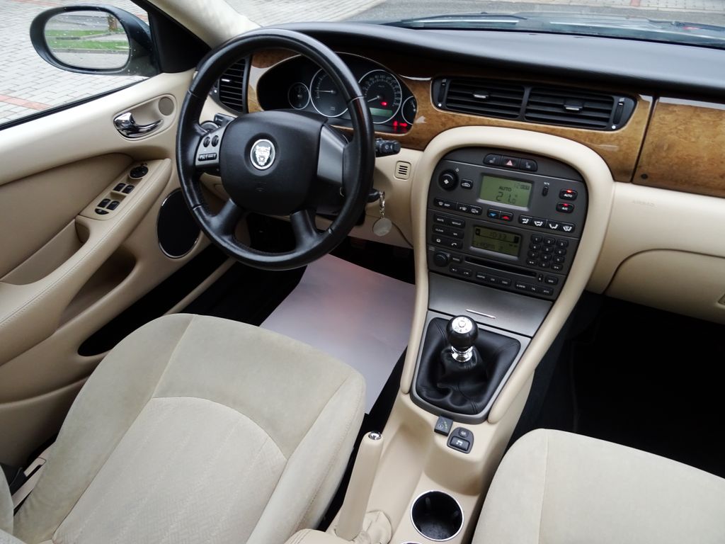 Jaguar X-Type