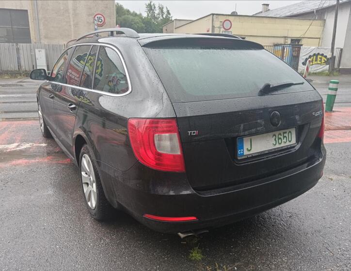Škoda Superb 8