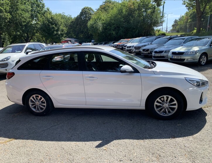 Hyundai i30 4