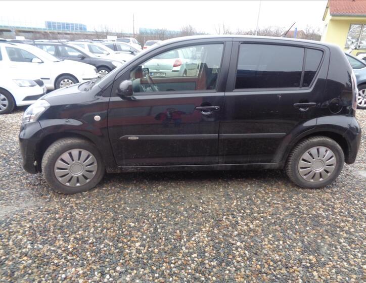 Subaru Justy 5