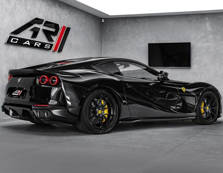 Ferrari 812 5