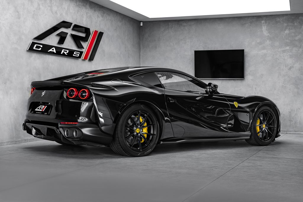 Ferrari 812