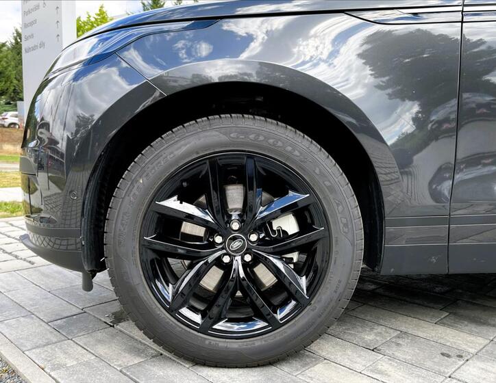 Land Rover Range Rover Velar 3