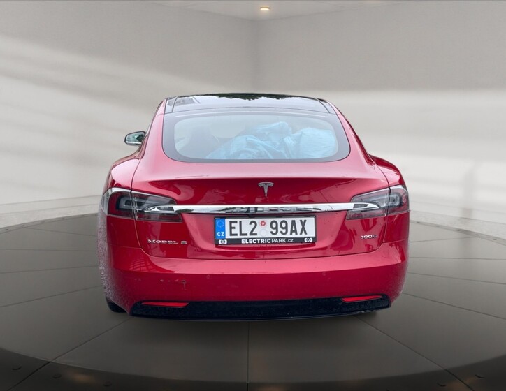 Tesla Model S 5