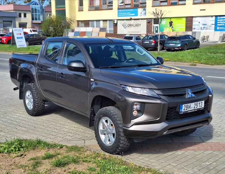 Mitsubishi L200 2