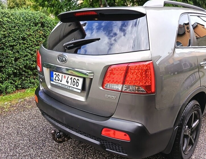 KIA Sorento 4