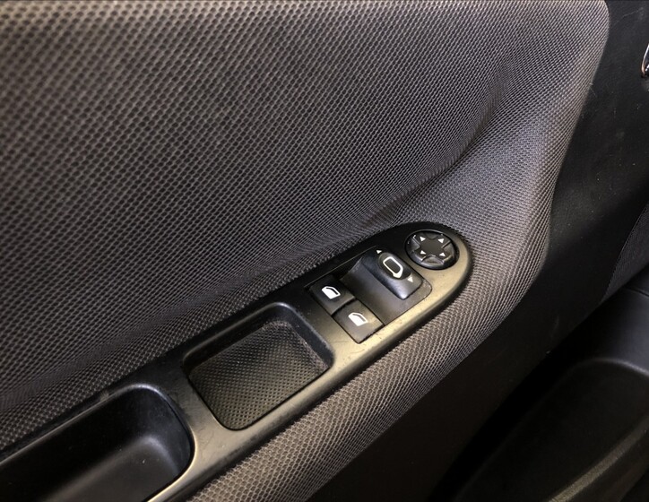 Peugeot 207 29