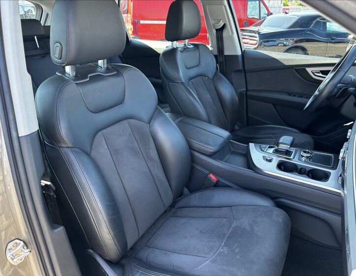 Audi Q7 21