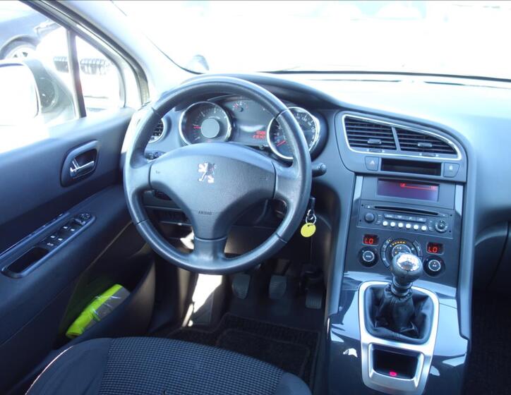 Peugeot 5008 18