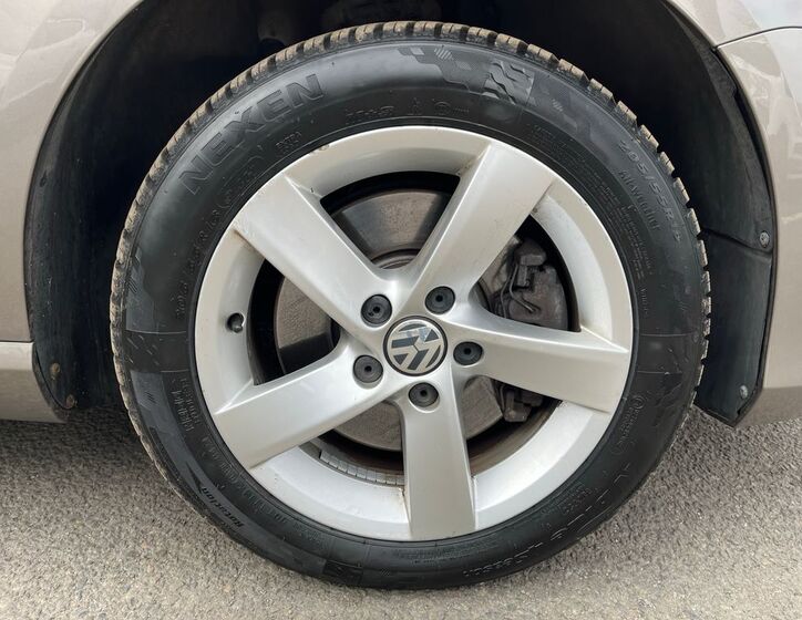 Volkswagen Passat 13