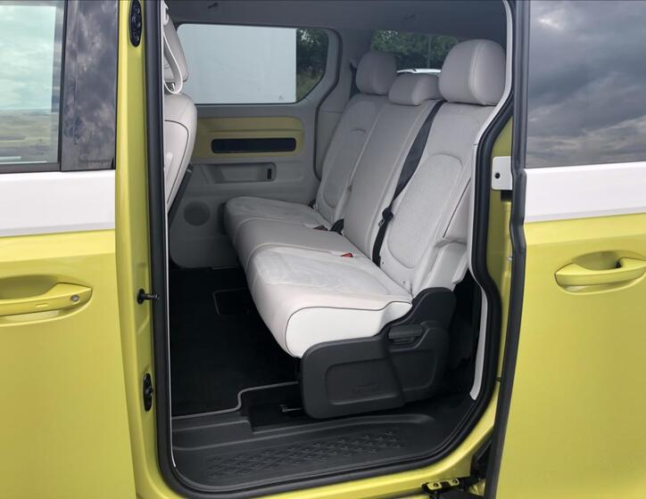Volkswagen ID.Buzz 14