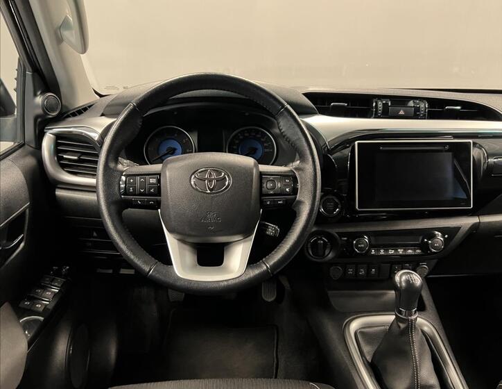 Toyota Hilux 5