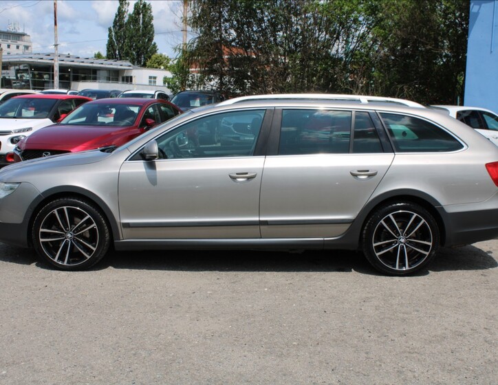 Škoda Superb 8