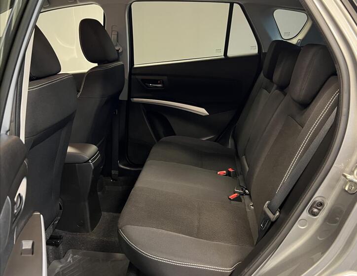 Suzuki SX4 8