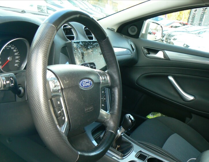 Ford Mondeo 10