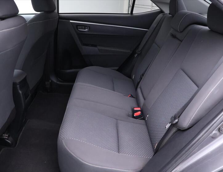 Toyota Corolla 12