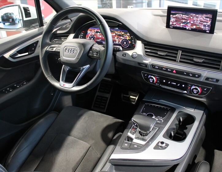 Audi Q7 18