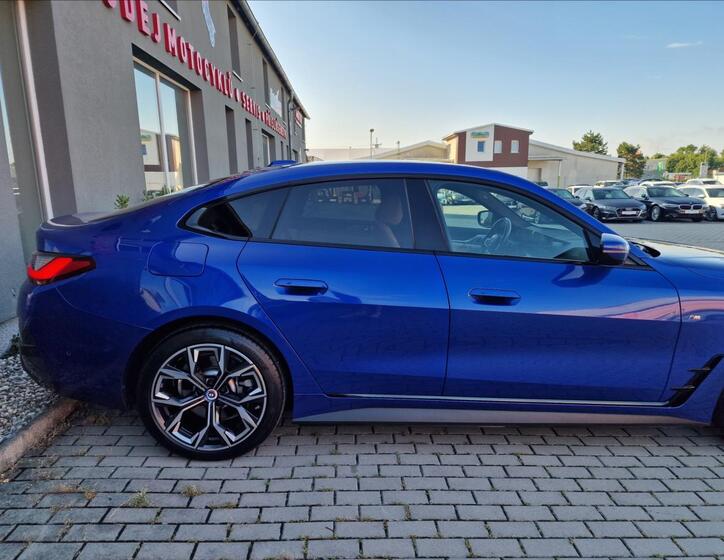 BMW i4 43