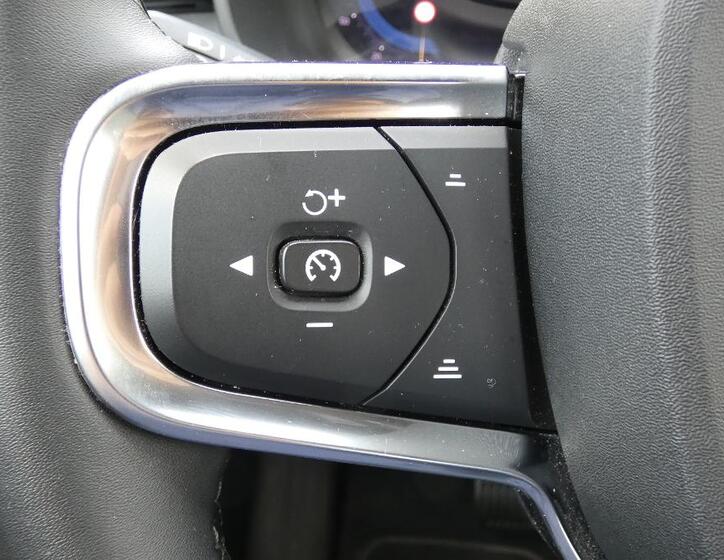 Volvo XC40 11