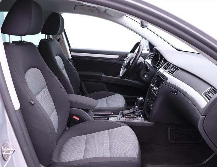 Škoda Superb 12