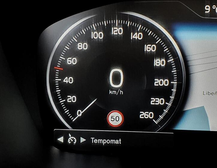 Volvo V90 25