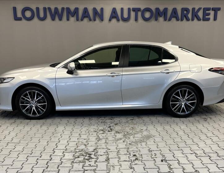 Toyota Camry 3