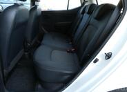 Hyundai i10 16