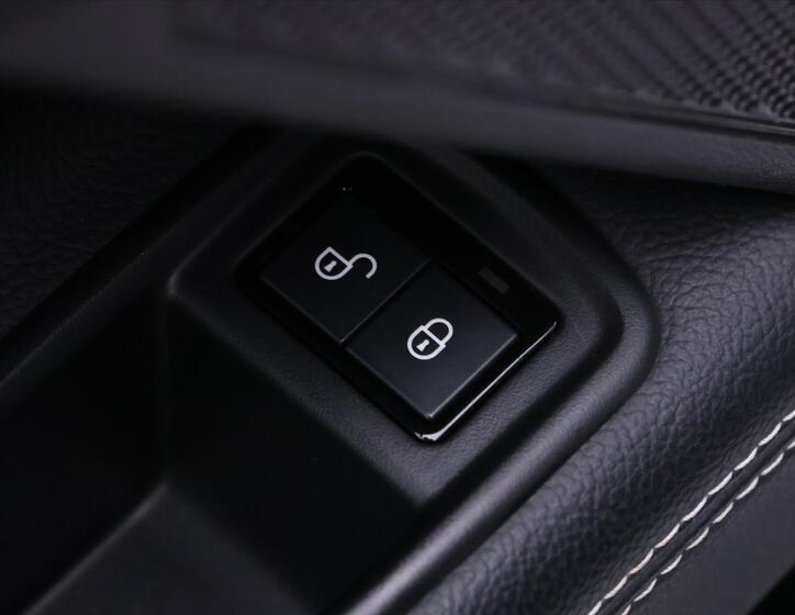 Jaguar XE 19