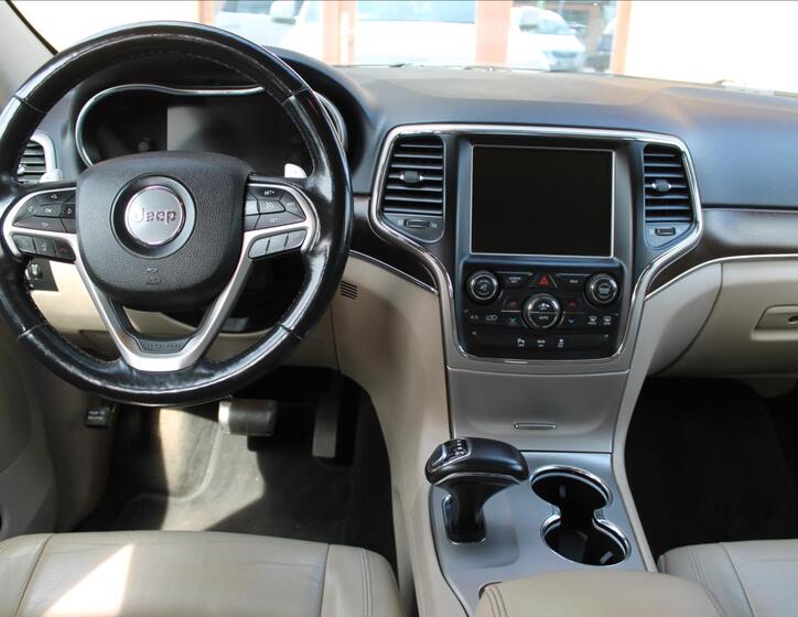 Jeep Grand Cherokee 9
