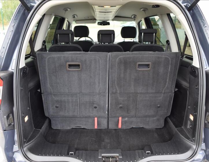 Ford Galaxy 28