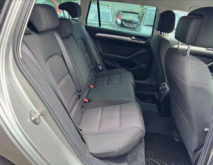 Volkswagen Passat 35