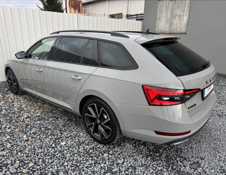 Škoda Superb 11