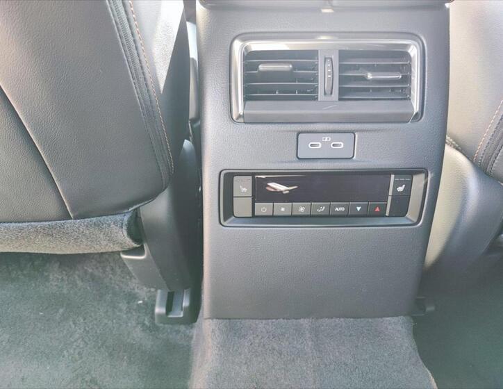 Mazda CX-80 17