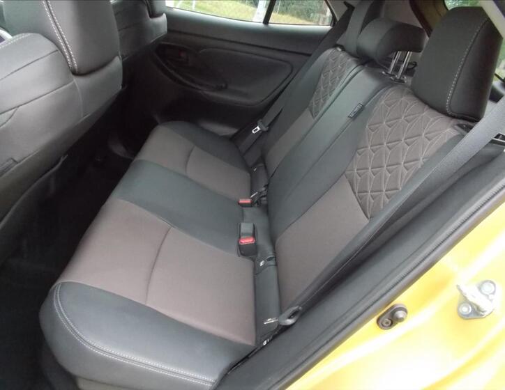 Toyota Yaris 16