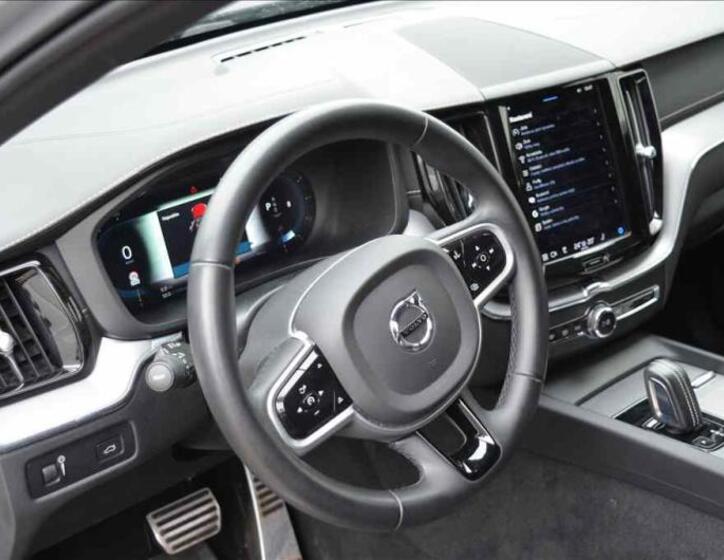 Volvo XC60 8