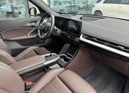 BMW iX1 13