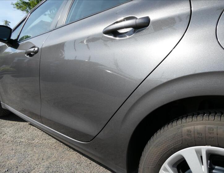 Peugeot 208 16