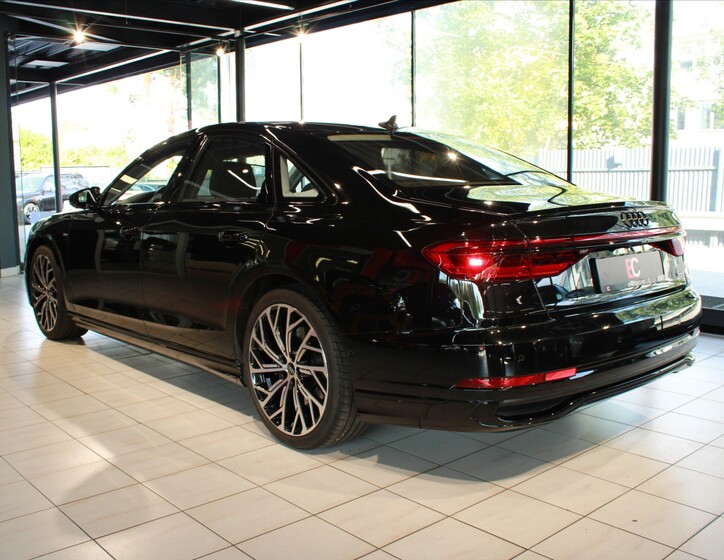Audi A8 4