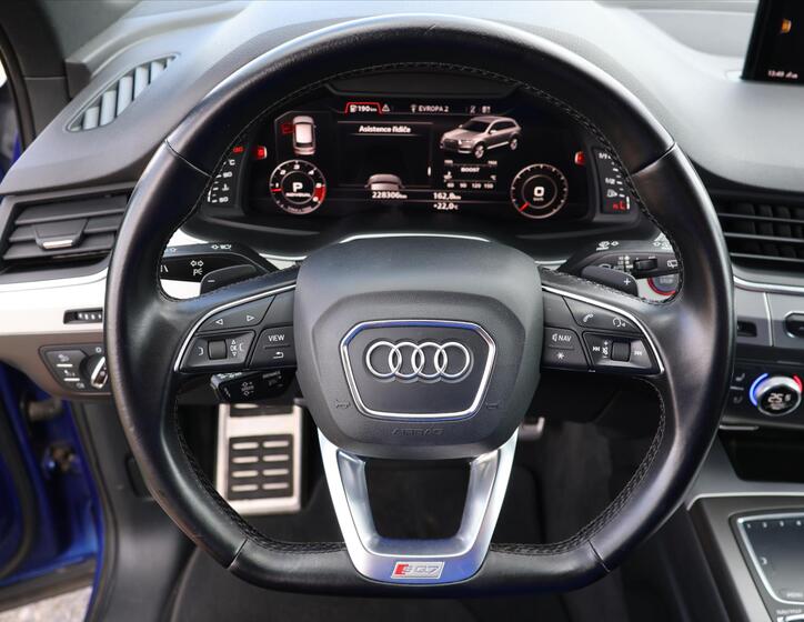 Audi SQ7 24